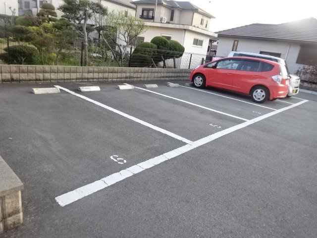 サニープレイスの駐車場
