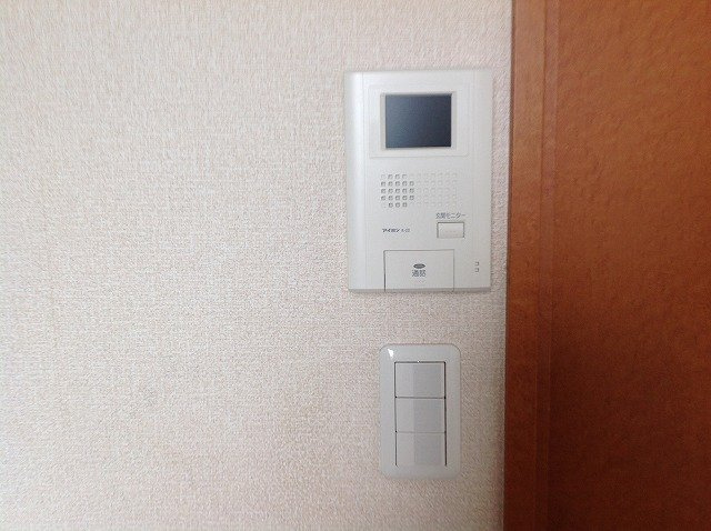 レオパレスプリムラのその他|モニター付きインターホン