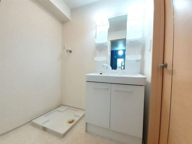 【洗面所】 | フェリーチェ春日 | 広い洗面スペース