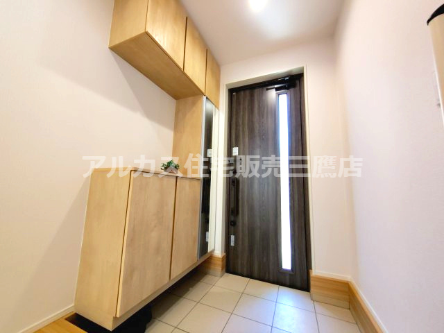 【内覧動画公開中！】三鷹市中原４丁目 京王線 つつじヶ丘駅 新築戸建の玄関