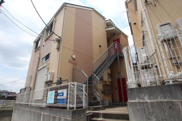 横浜市西区西戸部町1丁目のアパートの画像