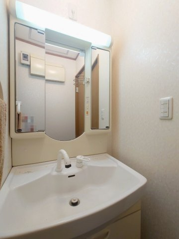 ◆２００５年建築◆室内丁寧にお使いの美宅◆敷地２９０坪◆４台以上駐車可能◆京丹波町橋爪ハサマの独立洗面台|洗面