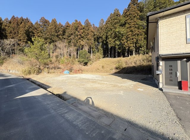 ◆２００５年建築◆室内丁寧にお使いの美宅◆敷地２９０坪◆４台以上駐車可能◆京丹波町橋爪ハサマの駐車場|ガレージ・物置