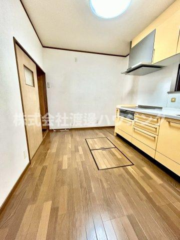 岩田町3丁目貸家の居間・リビング