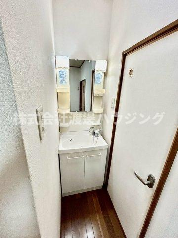 岩田町3丁目貸家の洗面所