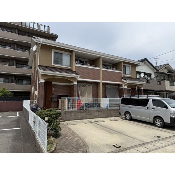 名古屋市北区楠５丁目のアパートの駐車場