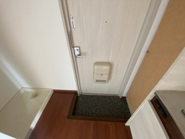 エレーヴ新在家の玄関