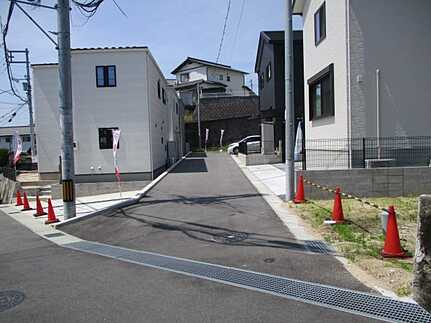 佐伯区八幡２丁目の周辺