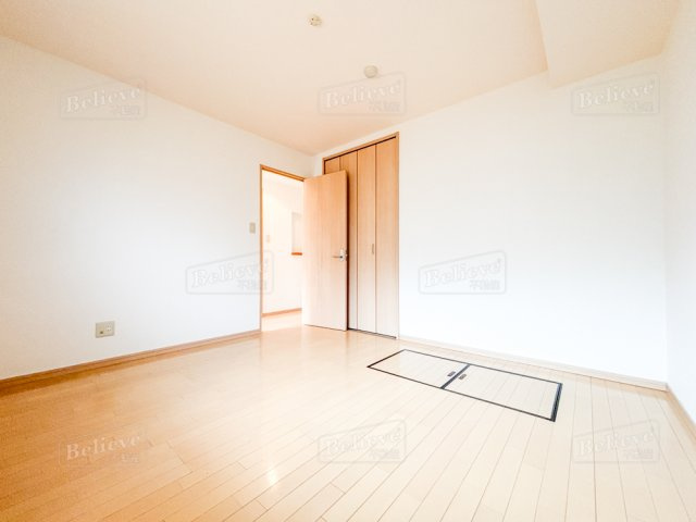 ルネス荒木五番館の寝室|クローゼット付の寝室です☆