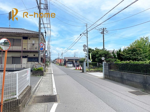土浦市摩利山新田1期　新築戸建て　4号棟の前面道路含む現地写真|『今から見たい！』大歓迎です♪
お気軽にＲ－ｈomeまでお問い合わせください。