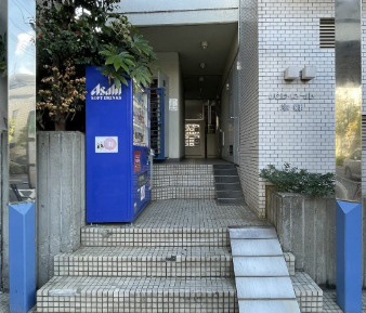 パレドール本郷のエントランス