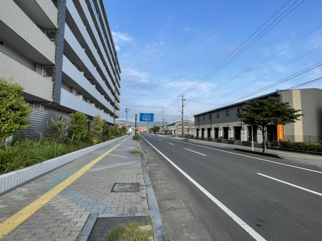 アルファスマート川内四番館の周辺|前面道路の様子です。
