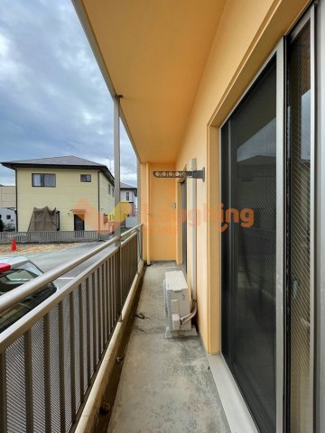 ルネス荒木五番館のバルコニー|暖かな日差しのふりそそぐバルコニー