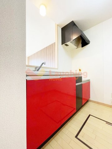 ルネス荒木五番館のキッチン|コンパクトなキッチンで掃除もラクラク