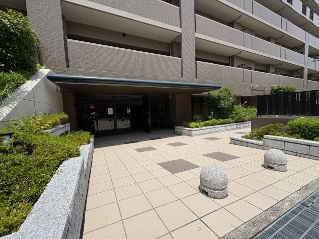 コージースクエア須磨白川台のエントランス