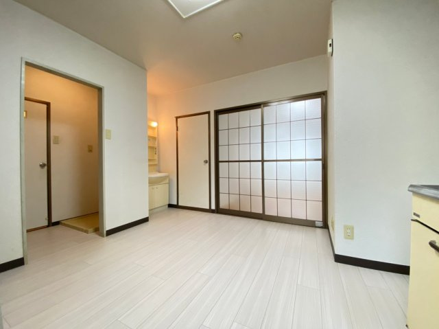 プラザ朝霧の居間・リビング