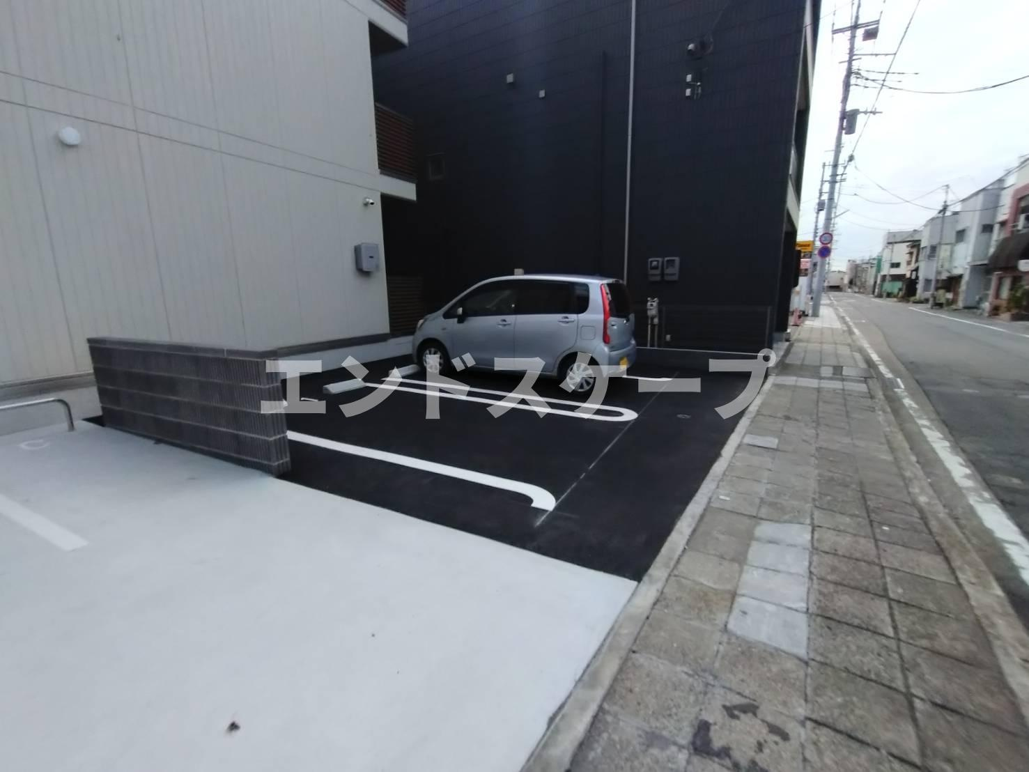 コンフォート若松の駐車場|高崎、前橋のお部屋探しはエンドスケープまで！お客様の理想お聞かせ下さい♪