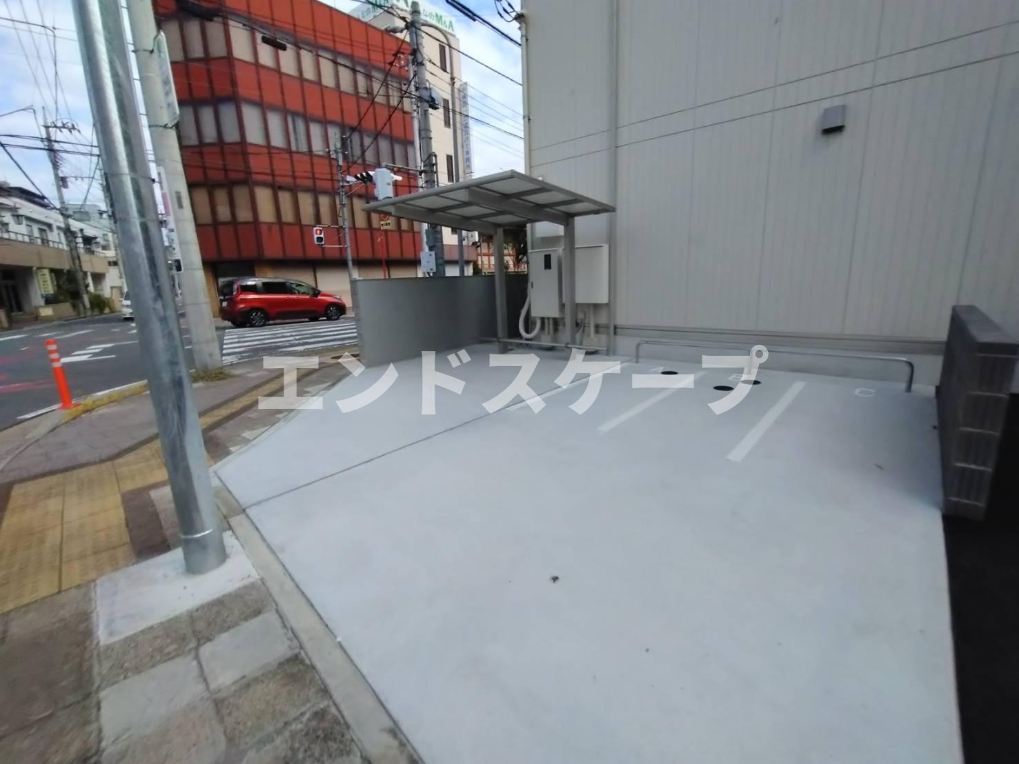 コンフォート若松の駐車場|高崎、前橋のお部屋探しはエンドスケープまで！お客様の理想お聞かせ下さい♪