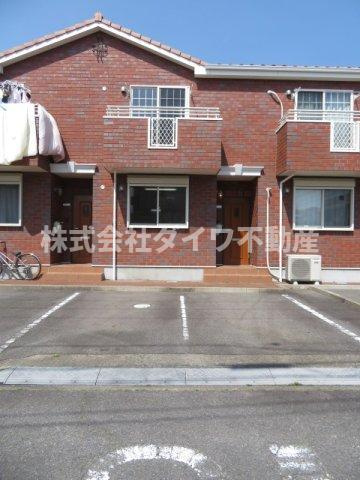 メゾーネ宗の駐車場