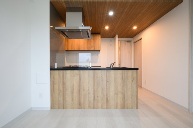 橿原市新賀町の賃貸マンションの内装|日当たりのよい南向きのLDK 12.8帖　新築の賃貸マンションです　※室内写真は竣工例です