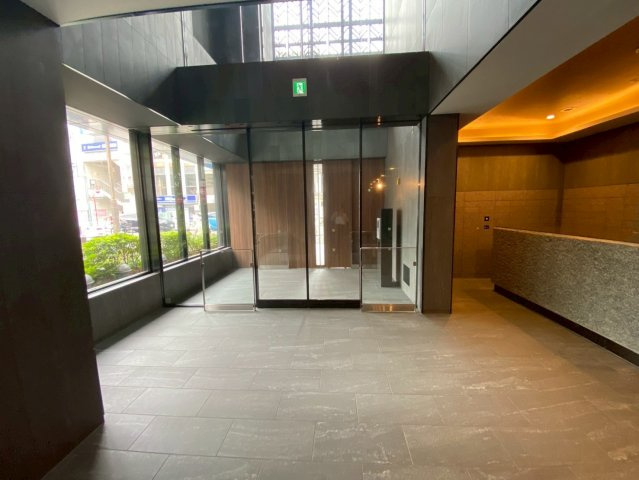 市川市行徳駅前２丁目の賃貸マンションのロビー