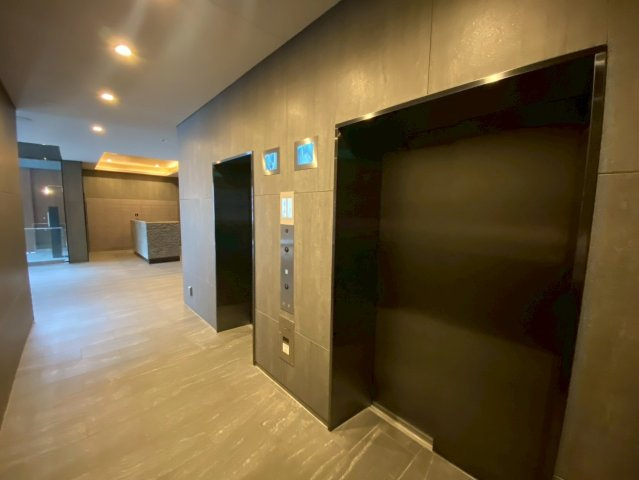 市川市行徳駅前２丁目の賃貸マンションのロビー
