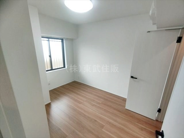 【寝室】 | レクセル朝霞 | 北西側5.1帖洋室　主寝室としてお使いいただけます