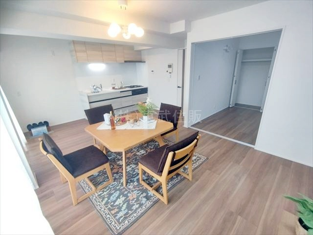 【居間・リビング】 | レクセル朝霞 | 日当たりの良いリビングダイニングです