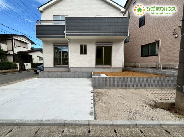 鴻巣市緑町　48番　新築一戸建て　ハートフルタウン　01の駐車場|並列2台分のカースペースあります☆