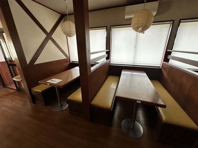 西城南店舗の内装