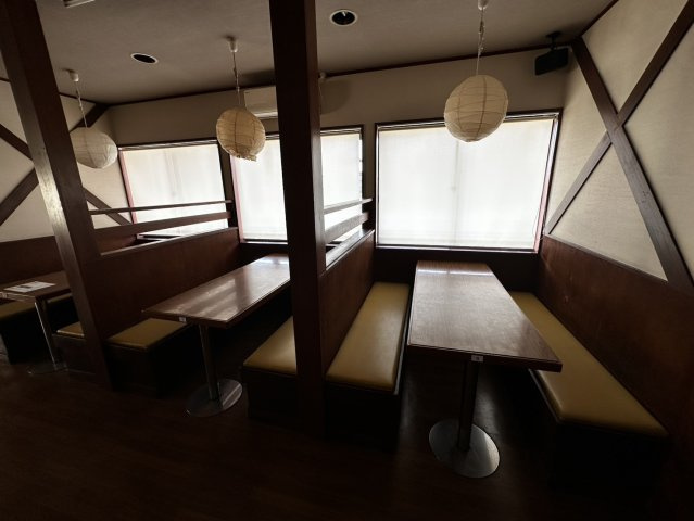 西城南店舗の内装