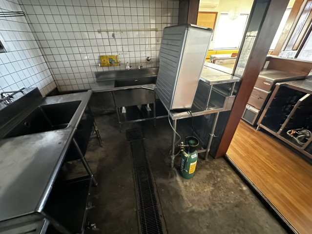 西城南店舗のキッチン