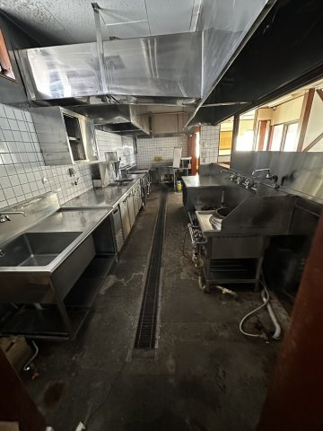 西城南店舗のキッチン