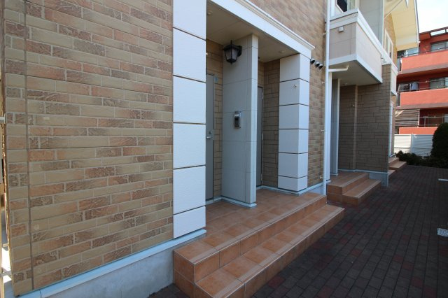 メゾンアンソレイエ1のエントランス