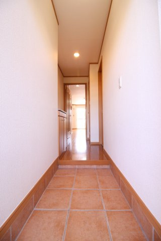 メゾンアンソレイエ1の玄関