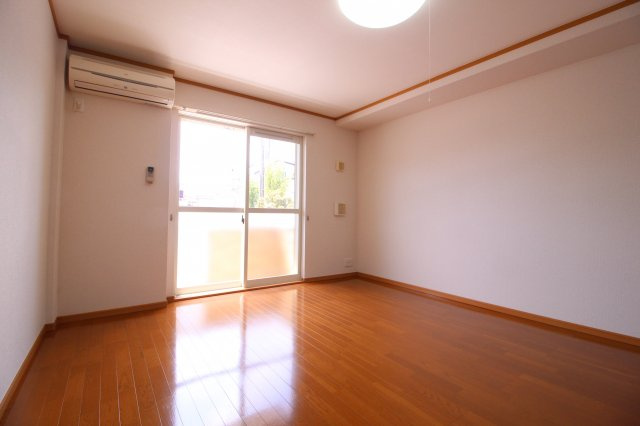 メゾンアンソレイエ1の寝室