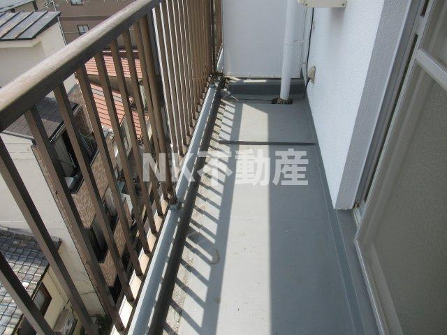 【バルコニー】 | サンライフ小阪（河内小阪賃貸） | 広々としたバルコニーです