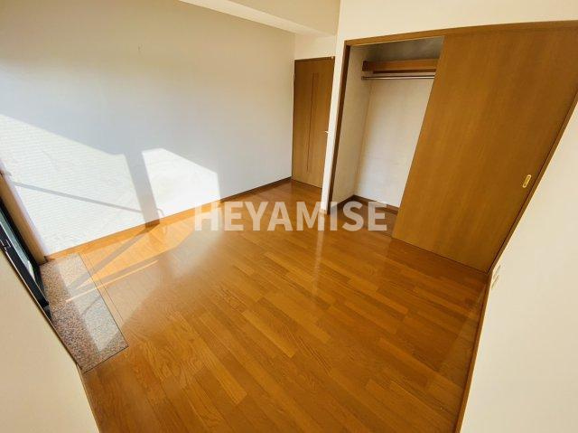 パインパレスの洋室