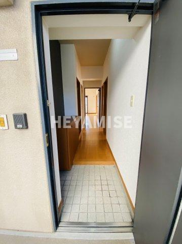 パインパレスの玄関