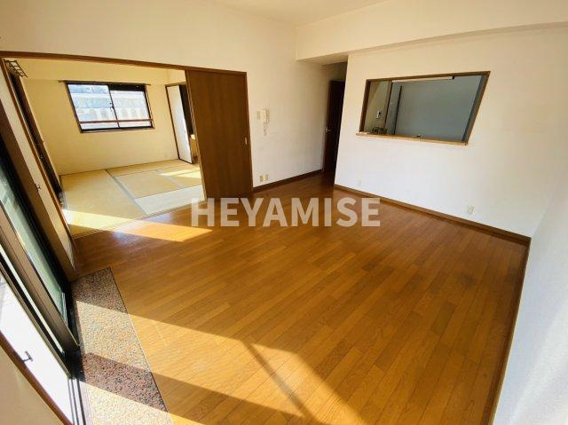 パインパレスの居間・リビング