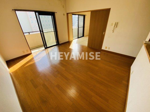 パインパレスの内装