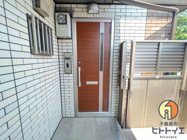 スラージュマン Cのエントランス