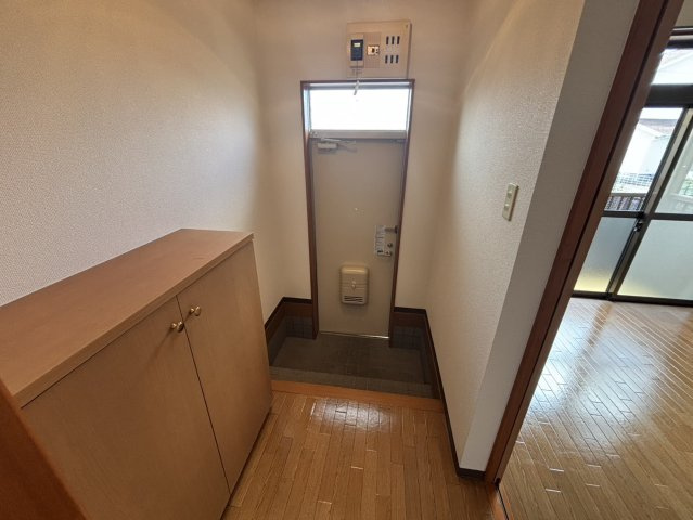 クレシェンテⅡの玄関