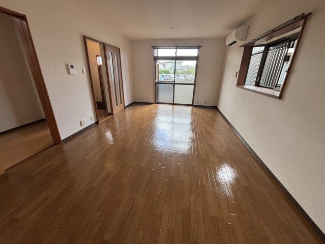 クレシェンテⅡの居間・リビング