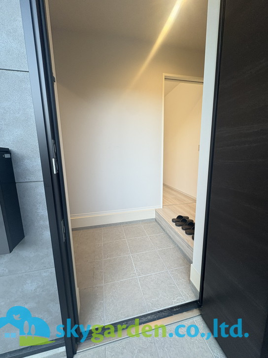 藤沢市羽鳥1期　新築戸建　全2棟1号棟の玄関|毎日通る玄関はこちらです