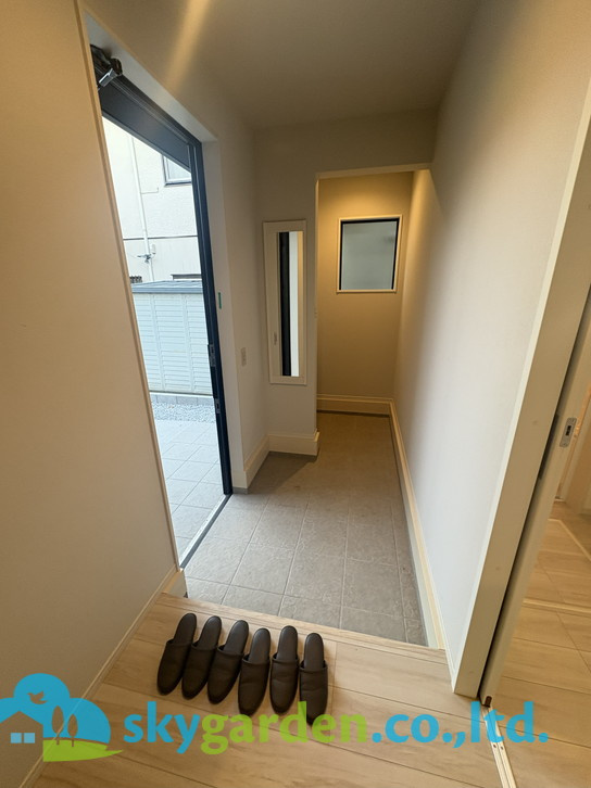 藤沢市羽鳥1期　新築戸建　全2棟1号棟の玄関|きれいな玄関です