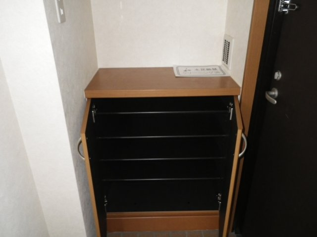 エイブル３の玄関