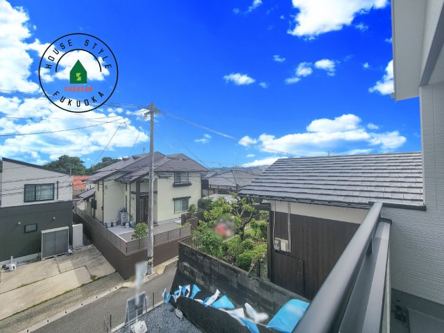 糟屋郡粕屋町長者原東7丁目第1-2棟（1号棟）の展望|窓から緑が見える物件も魅力的です。