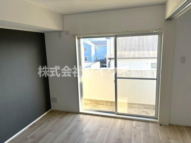 マンションヒルトップの内装|南側洋室