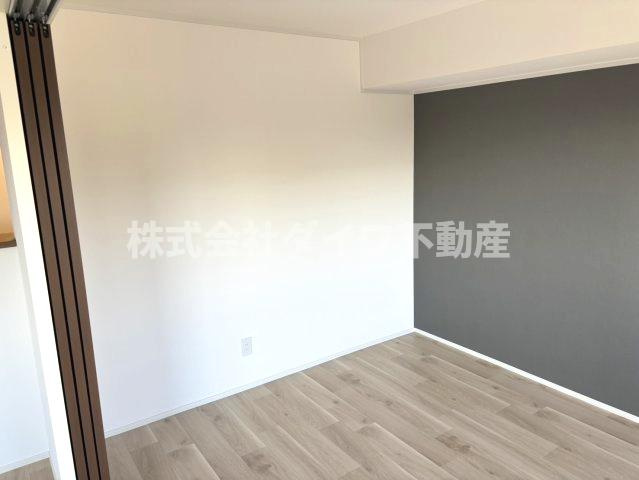 マンションヒルトップの内装|洋室奥